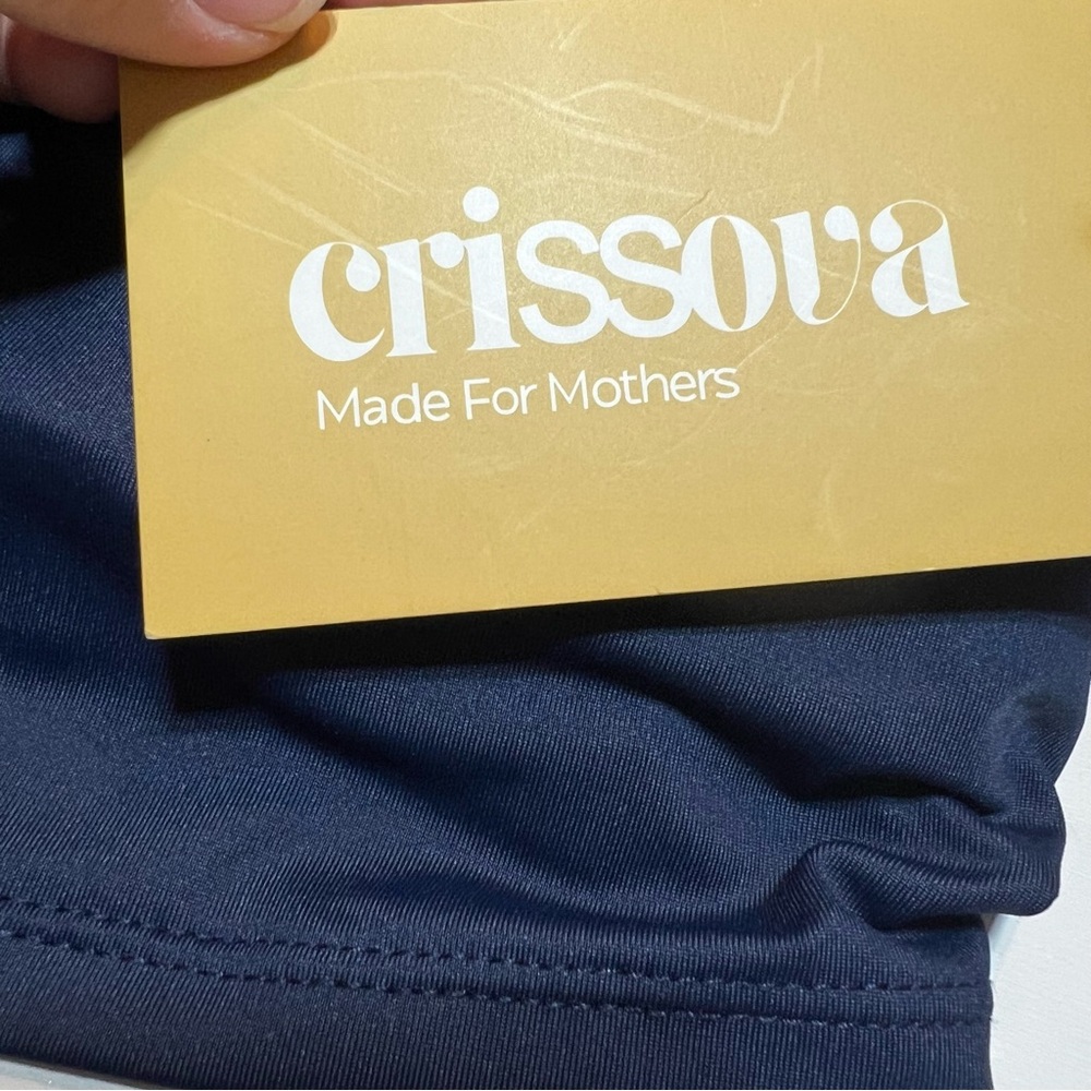 NWT Crissova Sports Bra - Size M - Picture 4 of 5